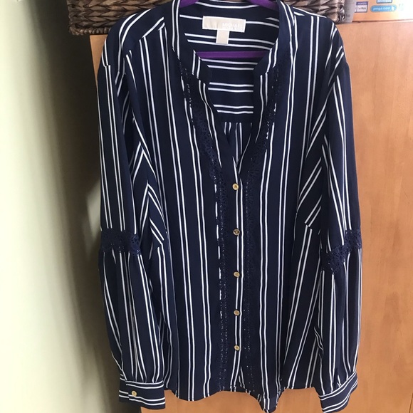 Michael Kors Tops - Michael Kors NWOT (fell off) Blue pinstripe Top 1X